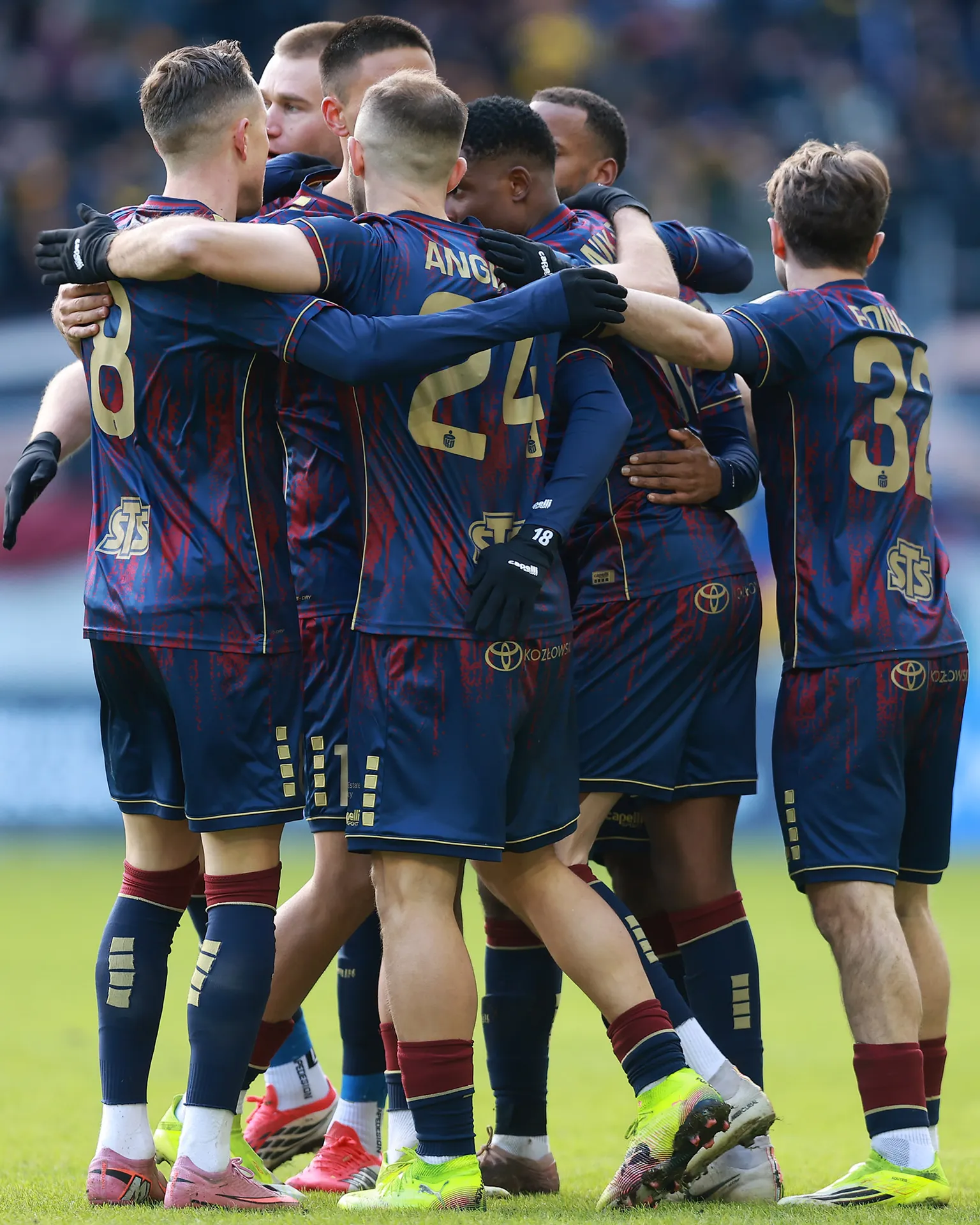 [SKRÓT] Pogoń 1:0 Arka - Pewne sprawy się nie zmieniają