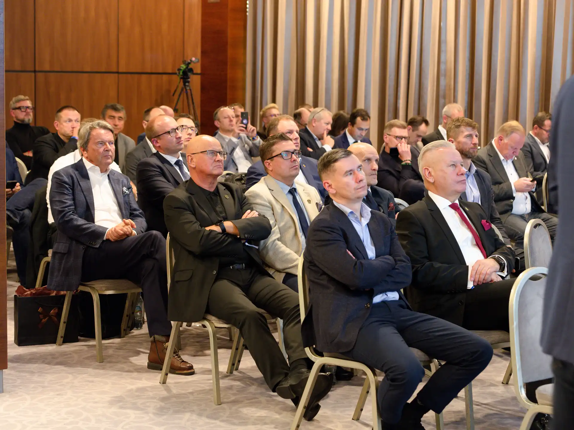 Konferencja klubów Ekstraklasy w Jachrance z udziałem międzynarodowych gości, środowiska piłki profesjonalnej i piłki kobiet